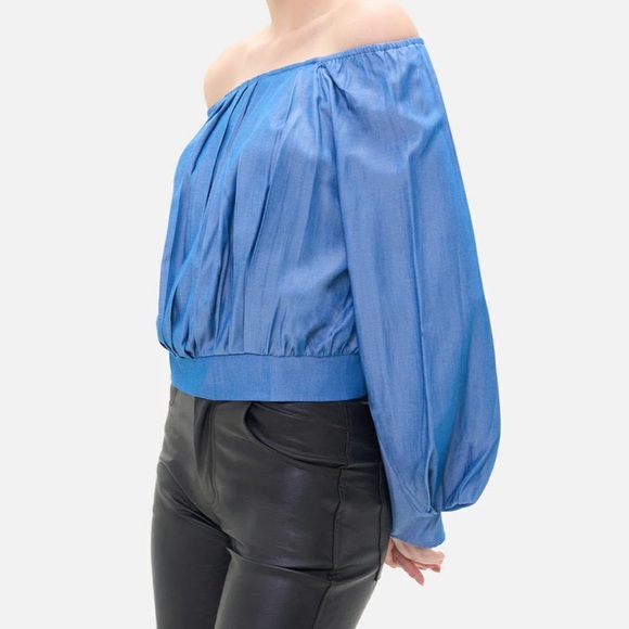 NWT Beautiful Blue Pleated Off-the-shoulder Blouse - Picture 2 of 10